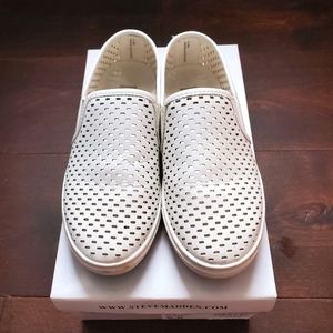 NEW ‼️ Steve Madden Slip On Sneakers